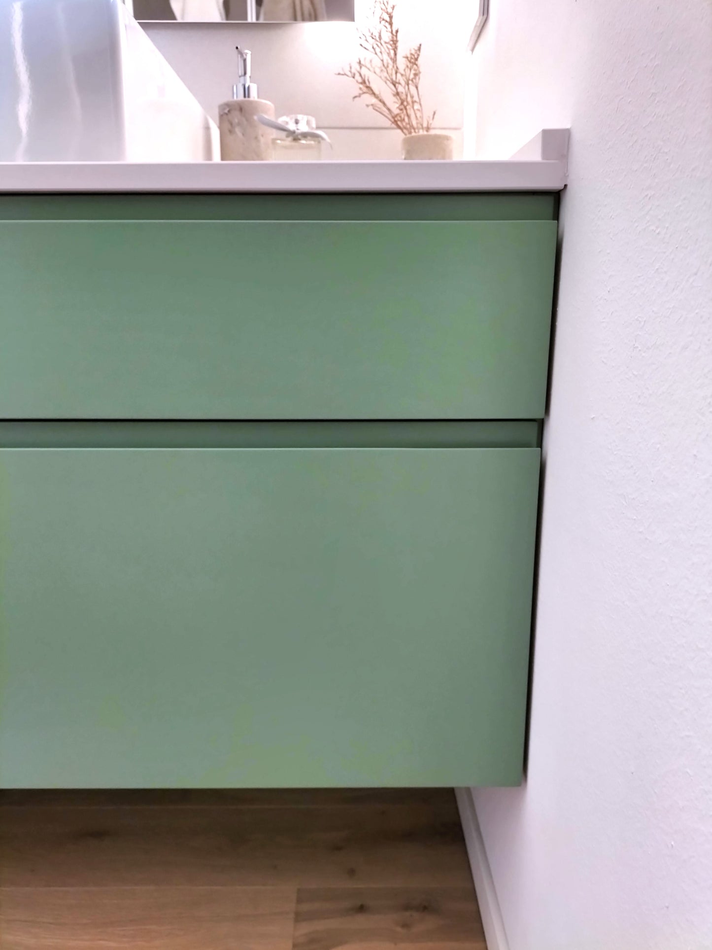 Mobile bagno - laccato opaco verde salvia - top quarzo bianco