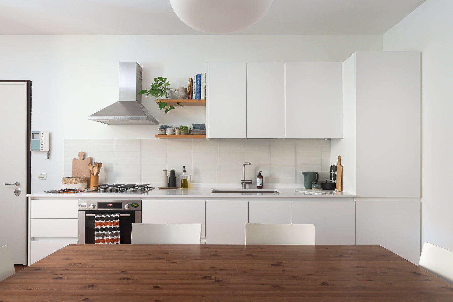 Cucina Lineare - Laccato Opaco Bianco "SOFT" con Gola