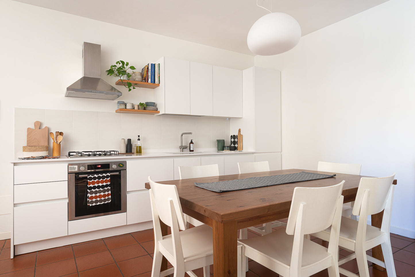 Cucina Lineare - Laccato Opaco Bianco "SOFT" con Gola