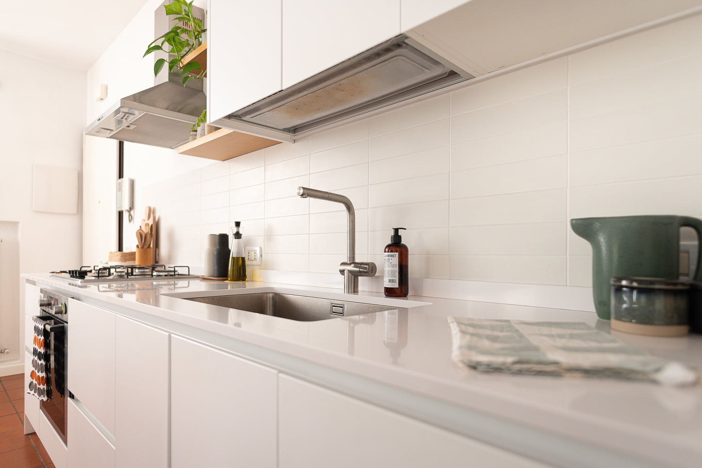 Cucina Lineare - Laccato Opaco Bianco "SOFT" con Gola