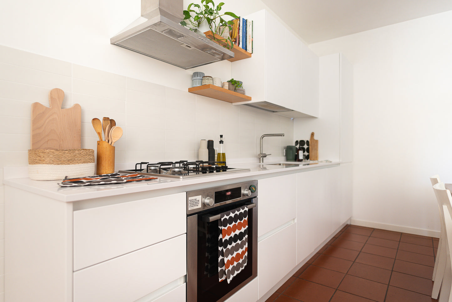Cucina Lineare - Laccato Opaco Bianco "SOFT" con Gola