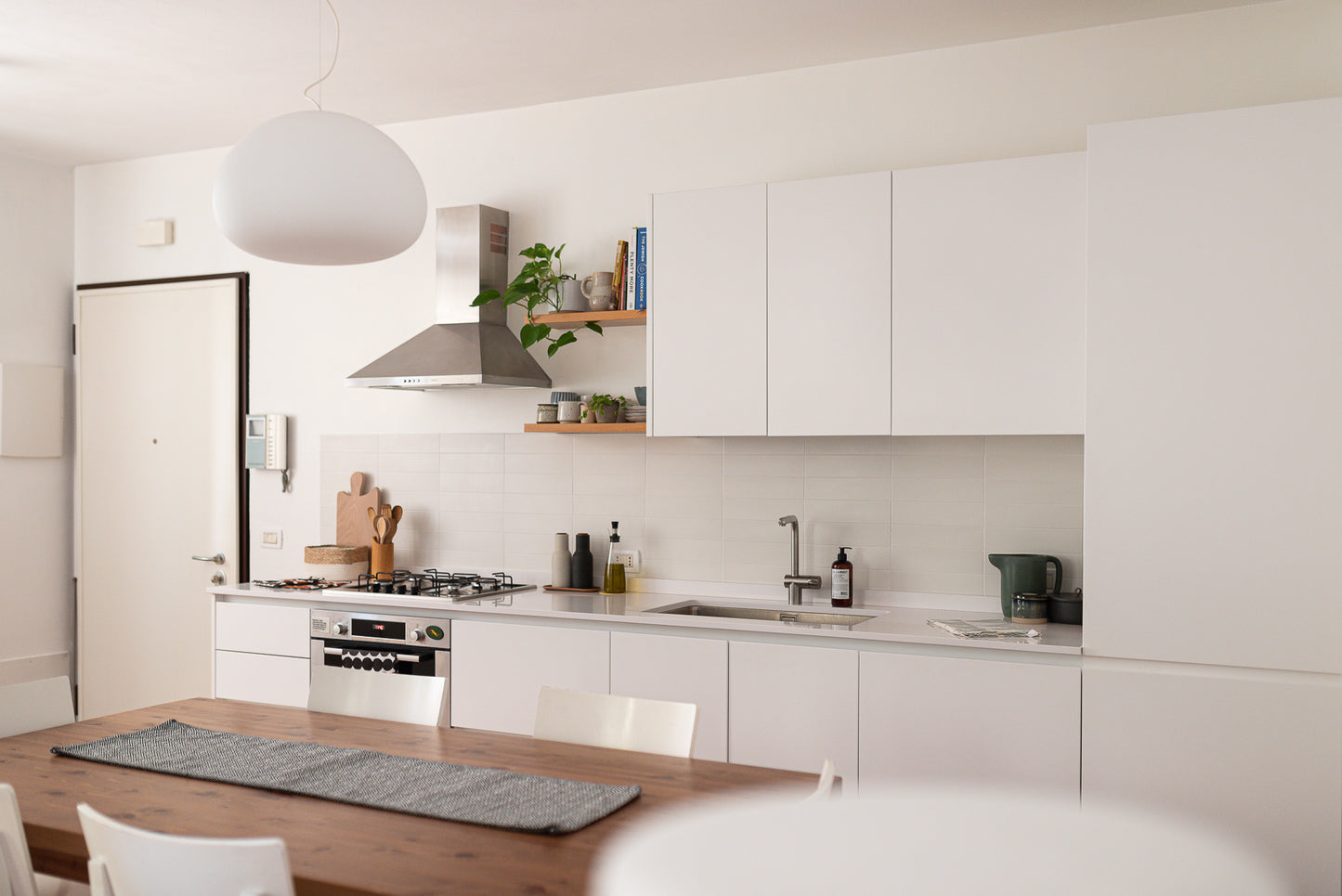 Cucina Lineare - Laccato Opaco Bianco "SOFT" con Gola