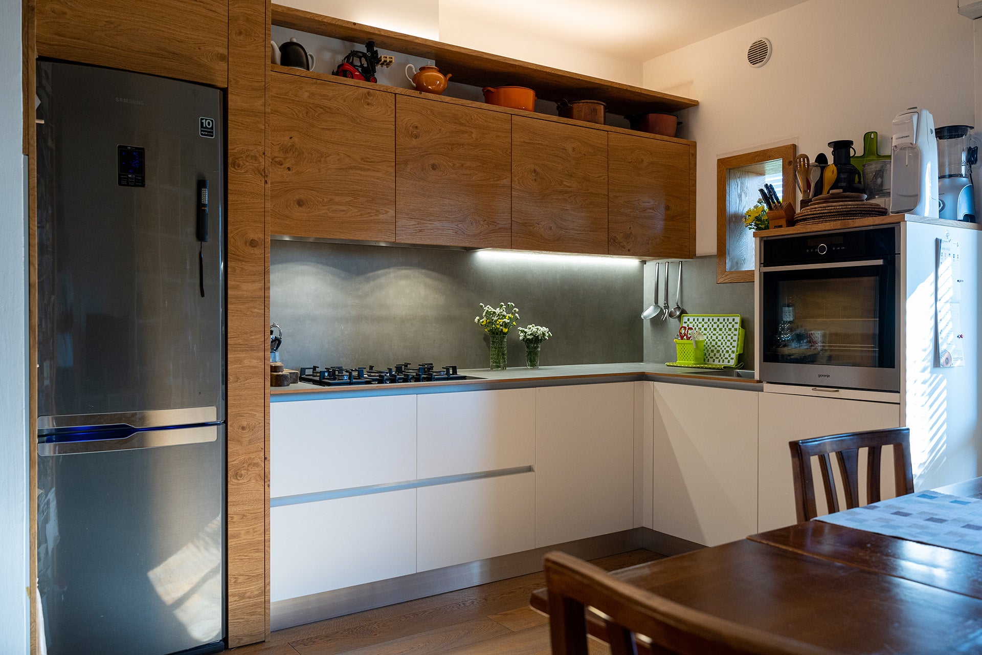 Cucina - Rovere e Laccato Opaco Bianco – Falegnameria Medusa