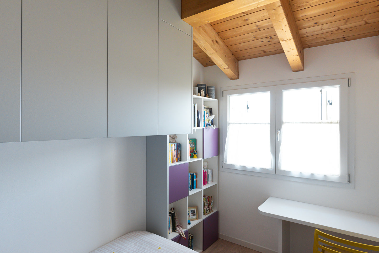 Cameretta a Ponte con Mobile Libreria - Laccato Opaco "SOFT" Grigio Luce e Glicine