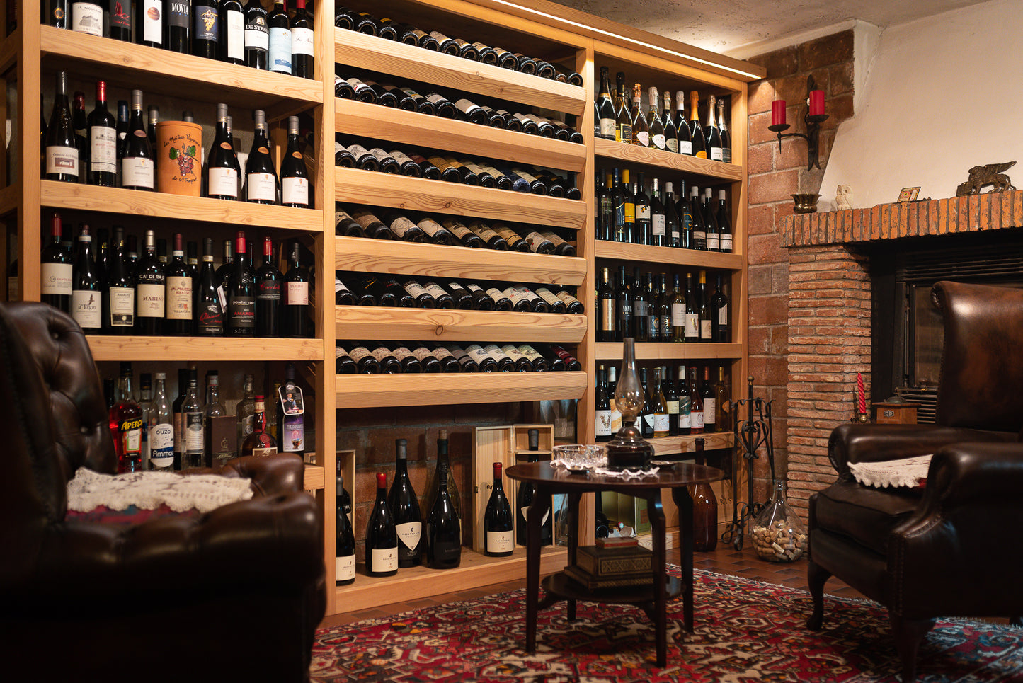 Tavernetta-Cantina - Legno in Larice Spazzolato con Nodi