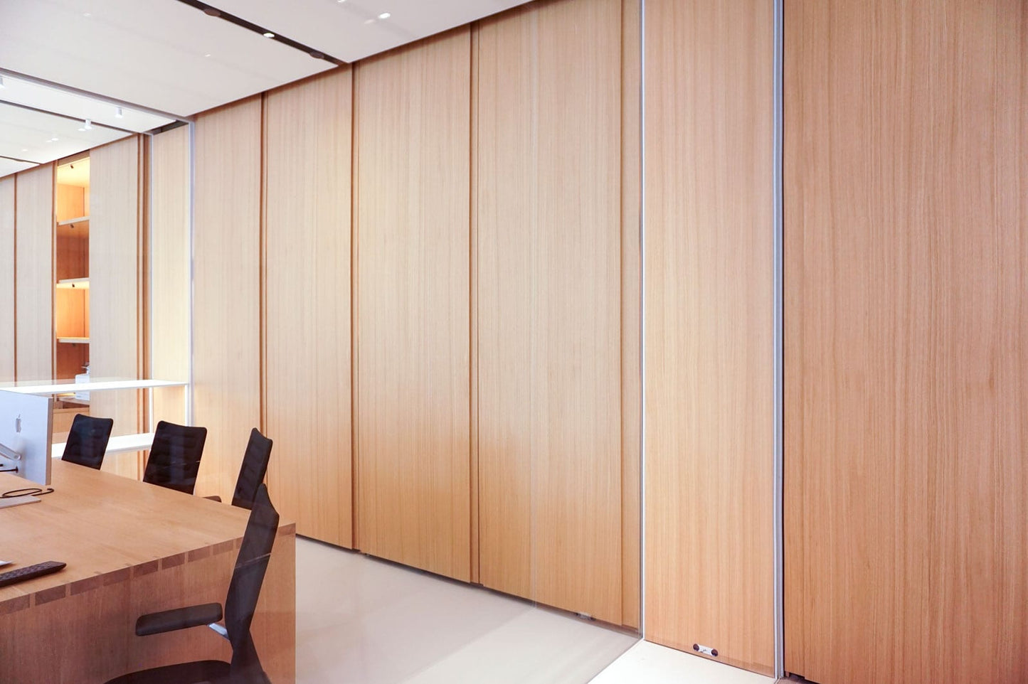 Allestimento di laboratori e uffici - rovere naturale
